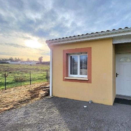 Logement Thermale Et De Tourisme Les Acacias 6 Жонзак Екстер'єр фото